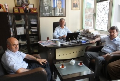 Türkmenoğlu'ndan 82 Yaşına Ulaşan Vansesi Gazetesi'ne Tebrik Ziyareti