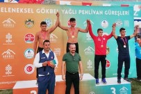 ÜNAL KARAMAN - 17 Yaşında 100 Madalyası Var