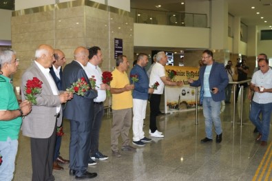 DTSO IKBY'li Vatandaşları Karanfille Karşıladı