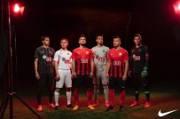 MEHMET ÖZCAN - Eskişehirspor Yeni Sezon Formalarını Tanıttı