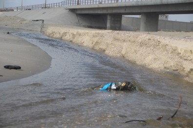 Gazze'de Kanalizasyon Suları Akdeniz'i Kirletti