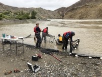 TOPRAK KAYMASI - Kanada'da Heyelan Mağduru Somonlar Helikopterle Kurtarılacak