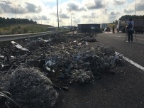 SARIYER - Devrilen TIR yolu kapattı