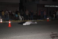 Yayalara Çarpan Otomobil Ters Şeride Geçerek Başka Bir Otomobil İle Çarpıştı Açıklaması 2 Ölü 1 Yaralı