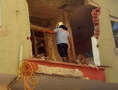 Mersin'de klima motorunun patladığı ev savaş alanına döndü!