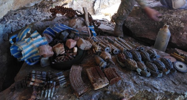 Teröristlerin inlerine girildi!