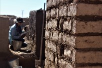 İSTANBUL ÜNIVERSITESI - 2 Bin 700 Yıllık Urartu Evleri Yeniden Ayağa Kaldırılıyor