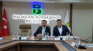 Sarı Başkan Yılmaz'la Görüştü