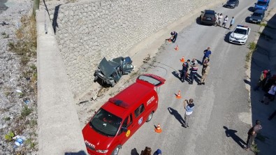 Bartın'da Otomobil 10 Metrelik Üst Geçitten Uçtu Açıklaması 1 Ölü, 4 Yaralı