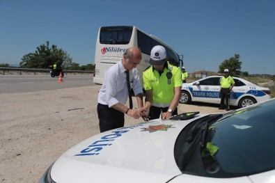 (Özel) Emniyet Sürücüleri Sloganla Uyarıyor...