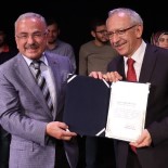 ALTINORDU - Başkan Hilmi Güler'e Eğitim Ödülü