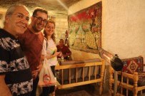 Dışarısı 44 Derece, İçeride Sobayla Isınıyorlar