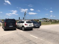 Kaynarca'da İki Otomobil Çarpıştı Açıklaması 1 Yaralı Haberi