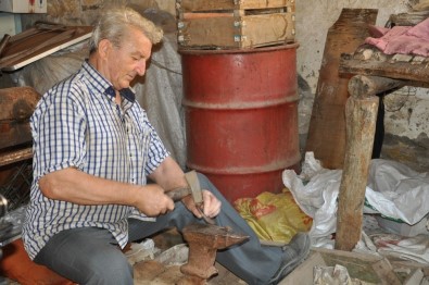 At Sevgisini Hukuk Fakültesine Tercih Eden 62 Yıllık Nalbant Ustası