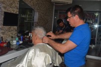 ÇALIŞAN ÇOCUKLAR - Didim'de Berberler Çırak Sorunu Yaşıyor