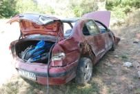 Otomobil Şarampole Uçtu Açıklaması 2 Yaralı