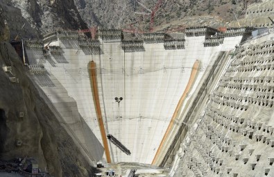 Yusufeli Barajı'nda gövde yüksekliği 115 metreye ulaştı