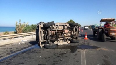 Antalya'da Tur Minibüsü İle Cip Çarpıştı Açıklaması 8 Turist Yaralı