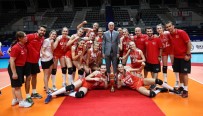 AKIF ÜSTÜNDAĞ - Balkan Şampiyonu Olan Türkiye Kupasını Aldı