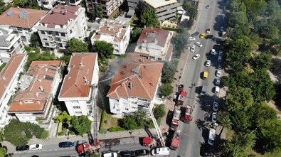 Kadıköy'de 4 Katlı Binada Çıkan Yangın Havadan Görüntülendi