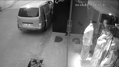 (Özel) İstanbul'da 2 Buçuk Dakikada 500 Bin Liralık Soygun