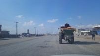 AMATÖR KAMERA - Traktörün Arkasındaki Yolculuk Faciaya Davetiye Çıkardı