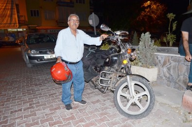 72 Yaşındaki Emekli Öğretmen Motoruyla Diyar Diyar Geziyor