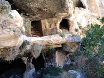 MEHMET ALKAN - Adıyaman'da Bin 800 Yıllık Tripleks Mağaralara İlk Kez Girildi