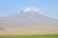 Ağrı Dağı İlk Kez Görenleri Büyülüyor