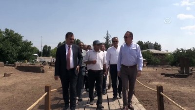 'Ahlat Selçuklu Mezarlığı Çok Büyük Bir Hazine'