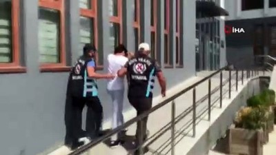 Ataşehir'de Trafikte Terör Estiren Minibüs Sürücüsü Yakalandı
