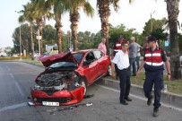 TUR OTOBÜSÜ - Geri Manevra Yapan Tur Otobüsünün Altında Kalan Sürücü Yaralandı