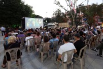 GİZEM KARACA - 'Hürkuş' Ragıp Tüzün Parkı'nda İzlendi