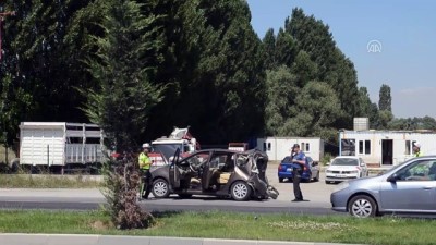 Kütahya'da Trafik Kazası Açıklaması 3 Yaralı