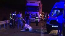 ANKARA ÇEVRE YOLU - Lastik Değiştiren Belediye Çalışanlarına Tır Çarptı Açıklaması 2 Ölü, 1 Yaralı