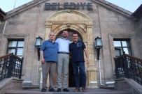 SES SANATÇISI - Mithat Körler, Belediye Başkanı Aktürk'ü Ziyaret Etti