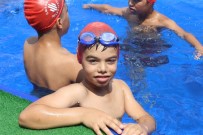 Ümraniyeli Çocukların Başkan İsmet Yıldırım'la Havuz Keyfi