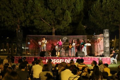 Akhisar'da Açık Hava Konserleri Büyük İlgi Görüyor