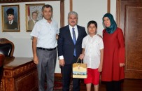 Bursluluk Sınavı Birincisine Vali Akın'dan Ödül