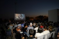 ÇIĞLI BELEDIYESI - Çiğli'de Sinema Şölenine Büyük İlgi