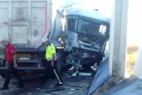 VİRANŞEHİR - Duvara Çarpan Tırın Sürücüsü Öldü