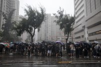 Hong Kong'da 44 Protestocu Hakim Karşısında