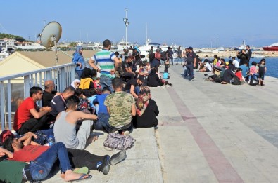 Ölüme Yolculuktaki 5 Şişme Botta 180 Göçmen Yakalandı