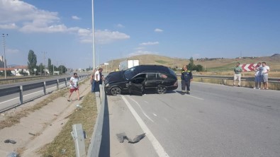 Sungurlu'da İki Otomobil Çarpıştı Açıklaması 4 Yaralı
