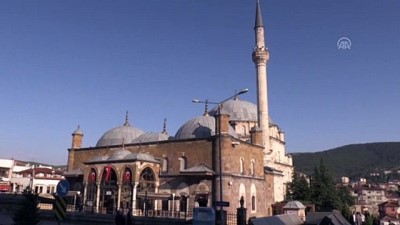 Türbedeki Mezar Taşlarının Dili