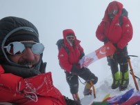TUNÇ FINDIK - Türk Dağcılar 8058 Metrelik Gasherbrum 1 Dağı'nın Zirvesi'nde Bayrağımızı Dalgalandırdı