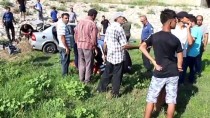 SEZAI KARAKOÇ - Adana'da Otomobil Boş Sulama Kanalına Devrildi Açıklaması 2 Yaralı