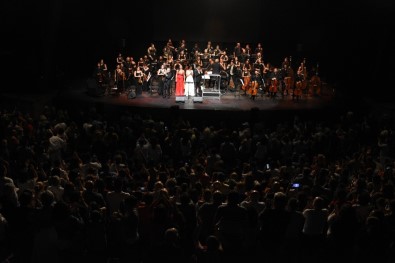 Ayvalık'a Temmuz Ve Ağustos Aylarında Yıldız Yağacak