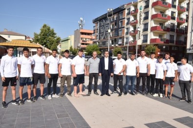 Çan Belediye Başkanı Öz, Güreşçileri Kırkpınar'a Uğurladı