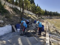 Demirci'nin Yeni Mezarlık Alanında Çalışmalar Sürüyor